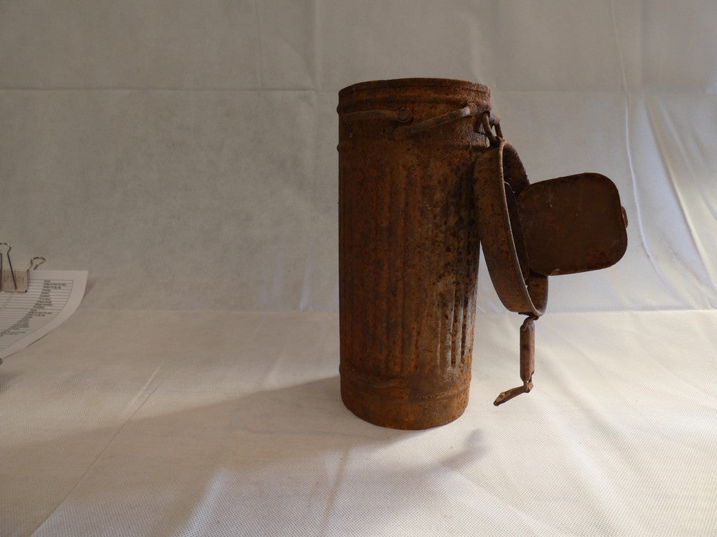 Militaire - coffret à masque à gaz